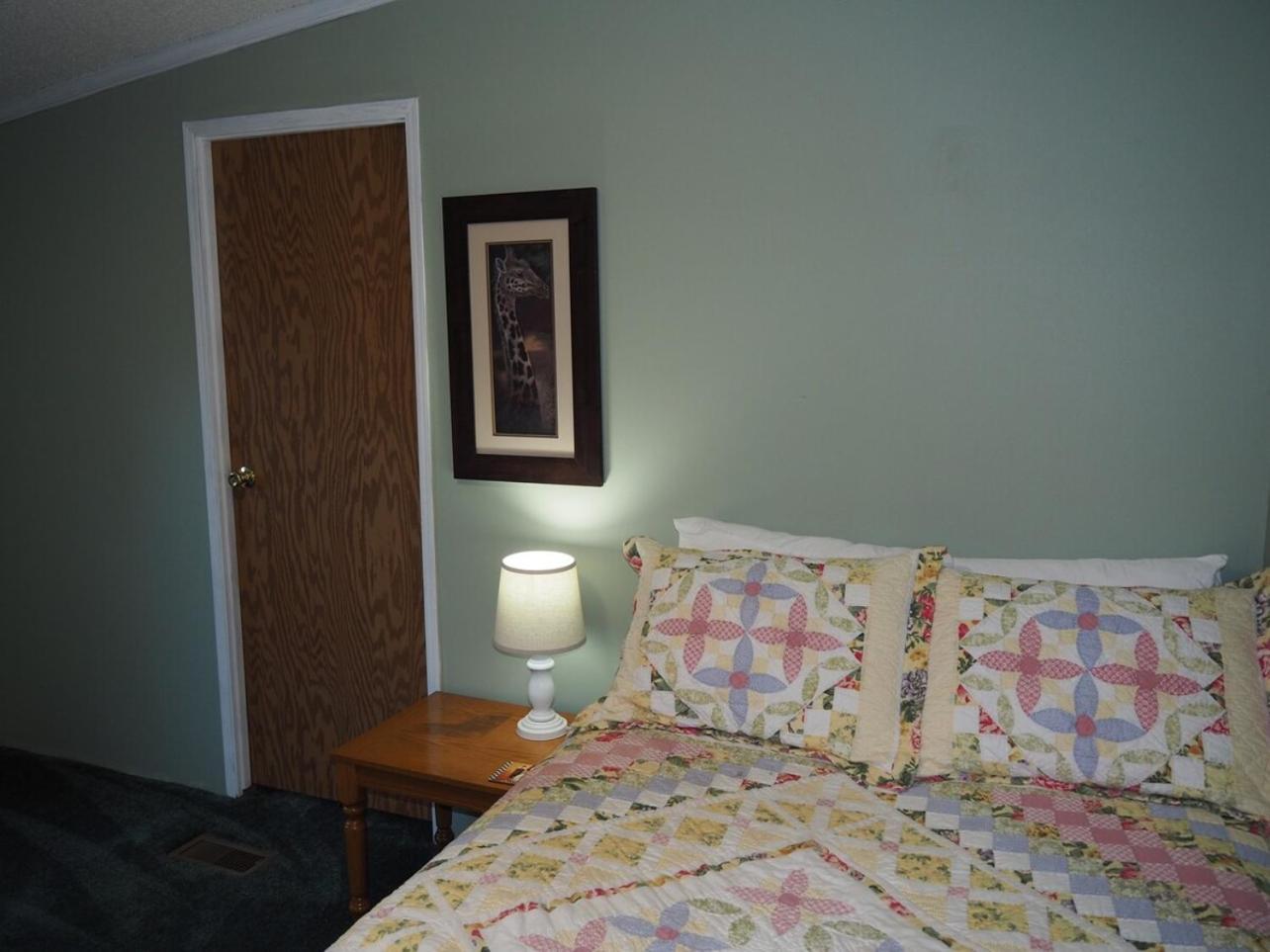 The Green Lake Getaway - Shared Lake Access! Interlochen ภายนอก รูปภาพ