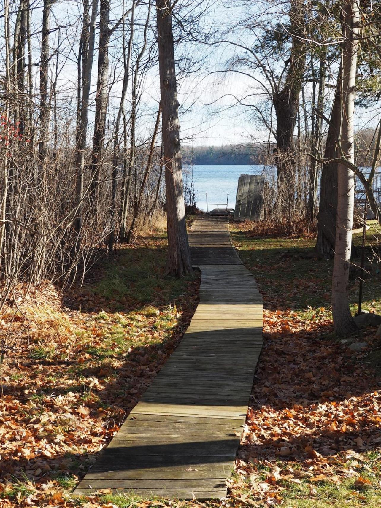 The Green Lake Getaway - Shared Lake Access! Interlochen ภายนอก รูปภาพ